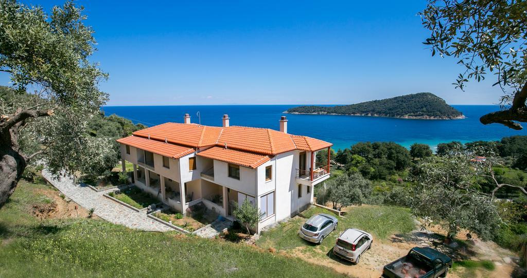 Aphrodite Villas Koinira Exterior photo