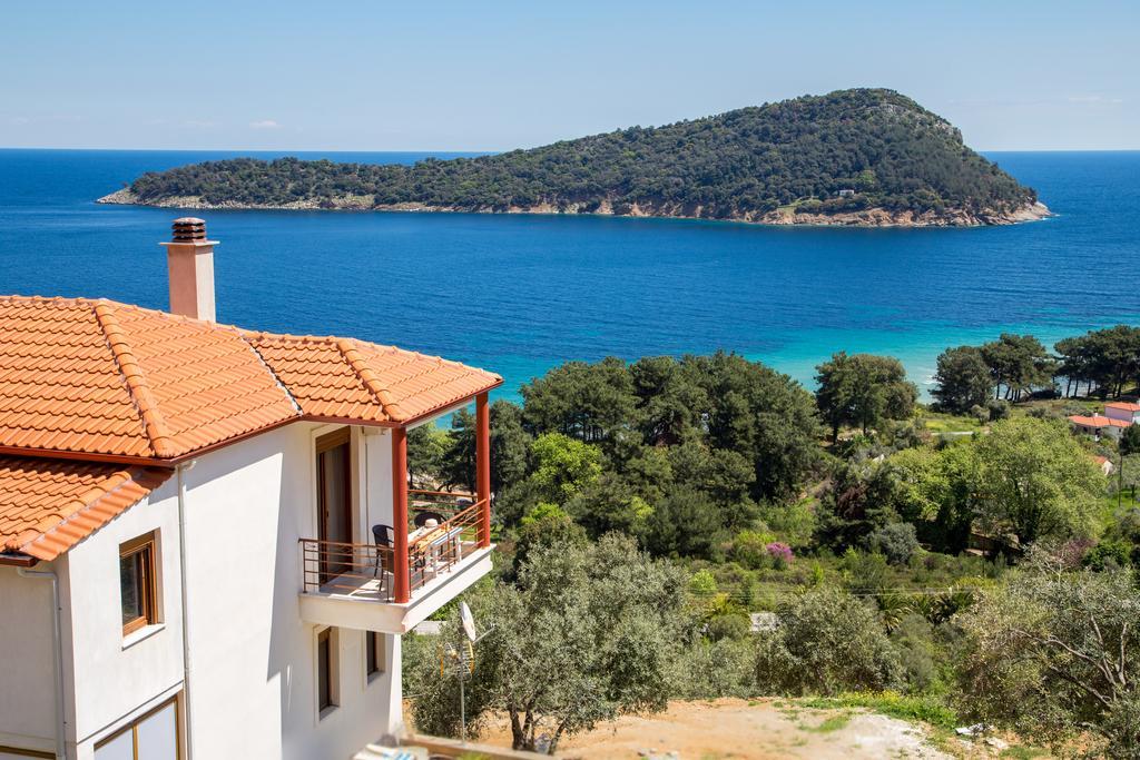 Aphrodite Villas Koinira Exterior photo