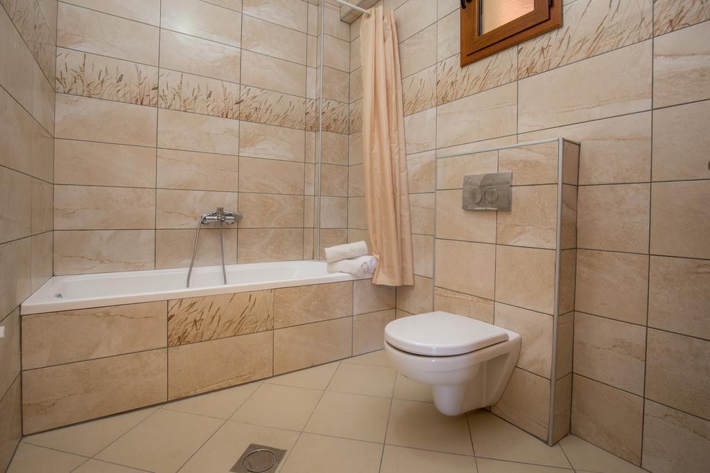 Aphrodite Villas Koinira Exterior photo