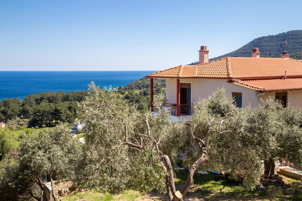 Aphrodite Villas Koinira Exterior photo