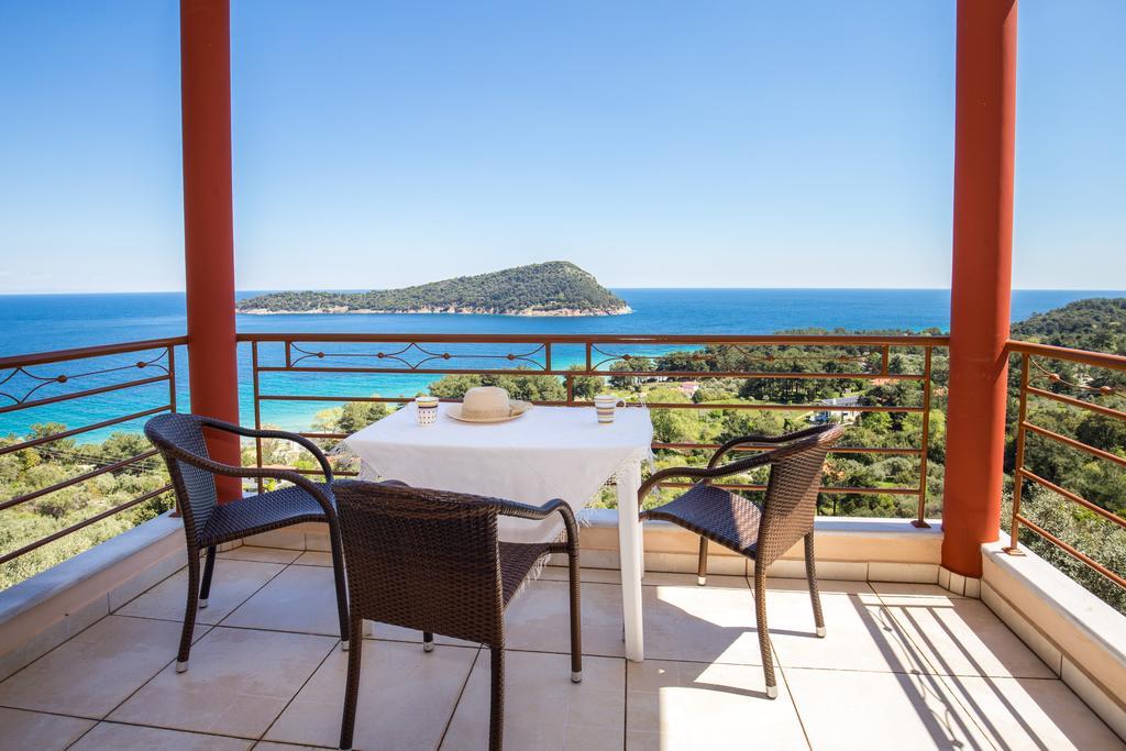 Aphrodite Villas Koinira Exterior photo