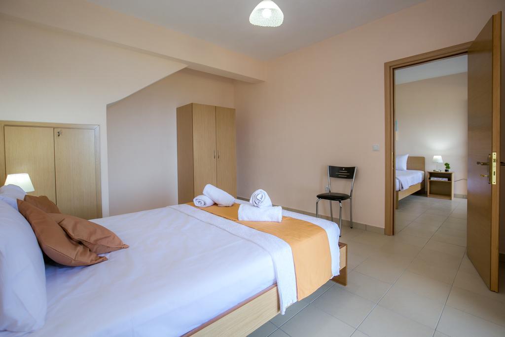 Aphrodite Villas Koinira Exterior photo