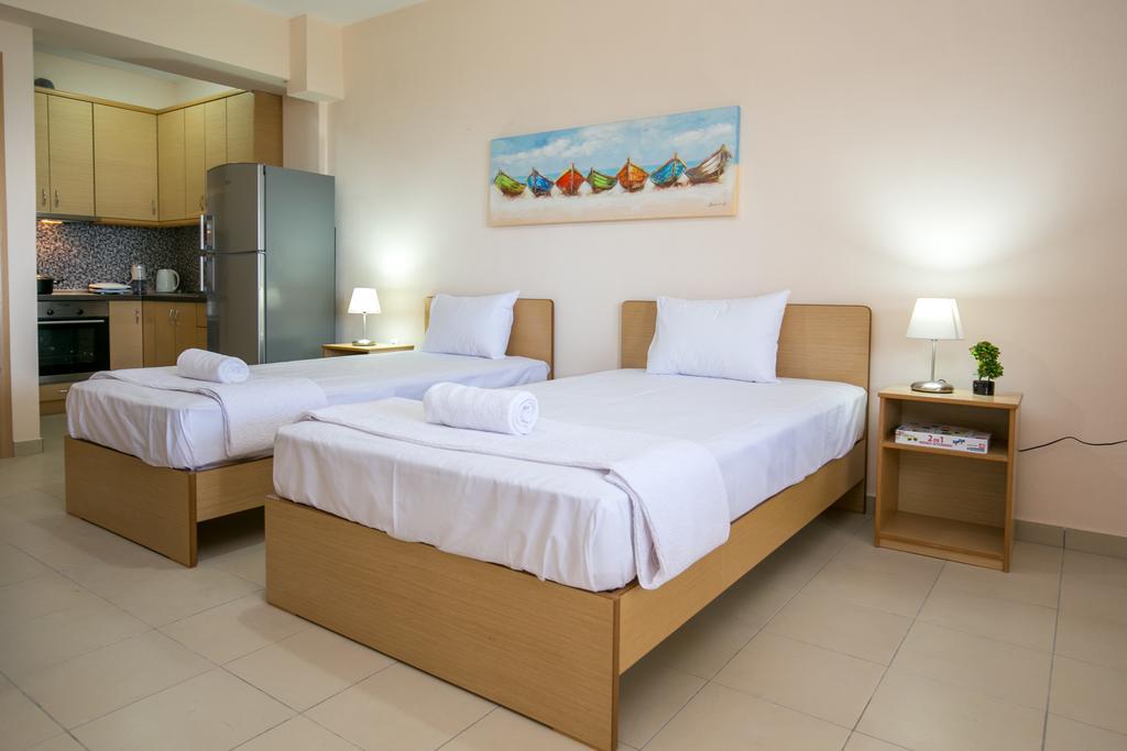 Aphrodite Villas Koinira Exterior photo